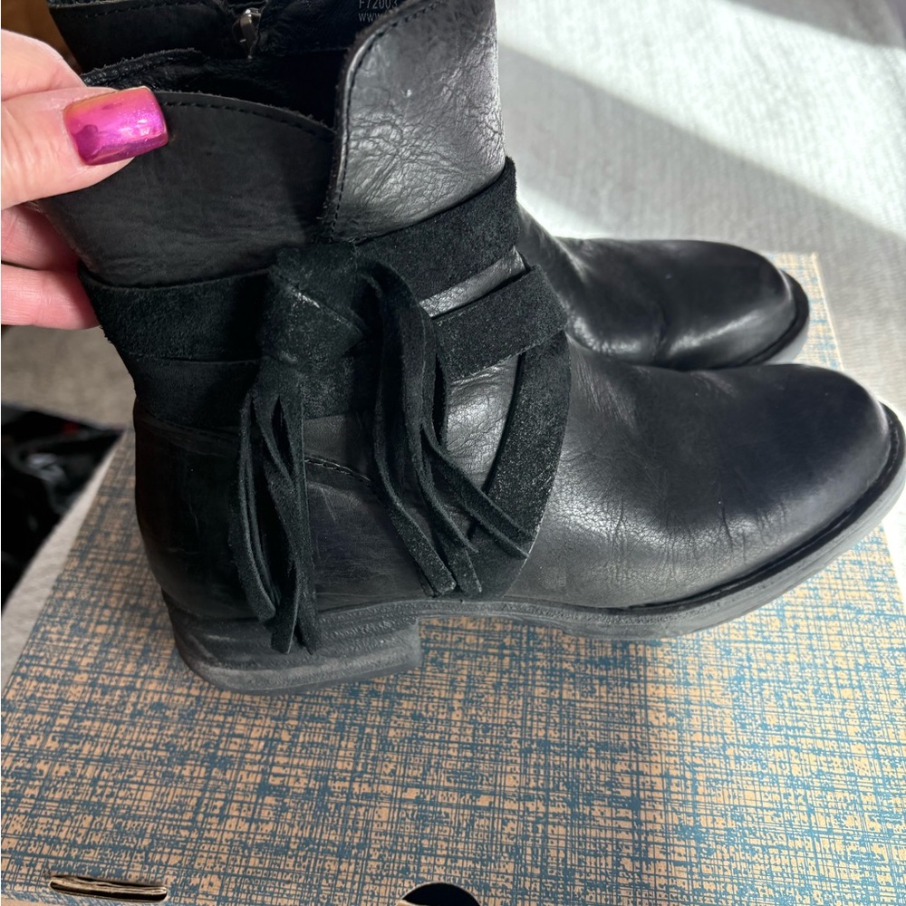 Black Born Booties - Picture 2 of 11